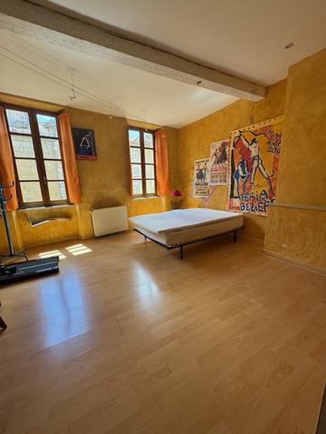 Maison de village de caractère, cour, véranda, dans un village de charme avec toute commodités Fanjeaux (11270)