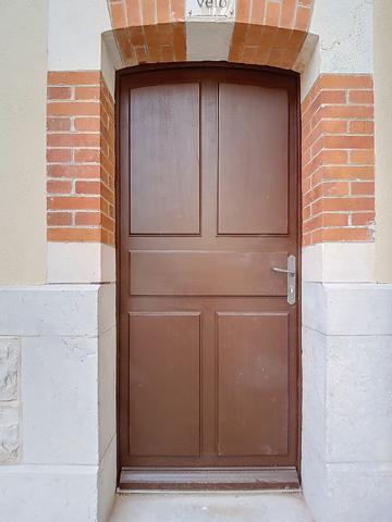 PAU au pied du Château, dans immeuble de caractère entièrement réhabilité, grand appartement T2 de 55 m²