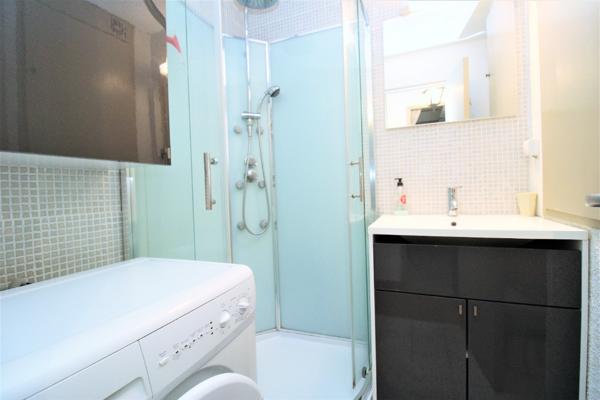 Jolie 2 pièces avec jardin et place de parking à 50 m des plages