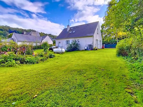 Vente Maison vivable de plain pied, 4 chambres, jardin - JUGON LES LACS