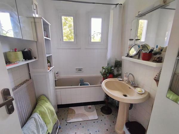 Vente Maison vivable de plain pied, 4 chambres, jardin - JUGON LES LACS