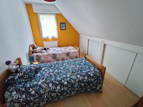 Vente Maison vivable de plain pied, 4 chambres, jardin - JUGON LES LACS