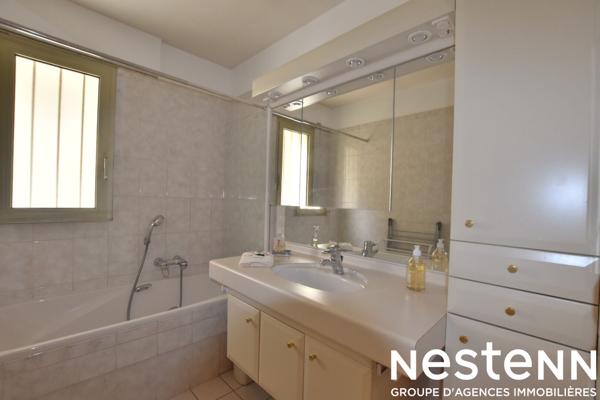 APPARTEMENT TRAVERSANT - TERRASSES - JARDINS de 200m2 - BOX DOUBLE