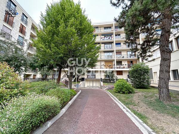 Centre-ville EAUBONNE :Grand 2 pièces - 59m² avec Balcon - Parking et cave