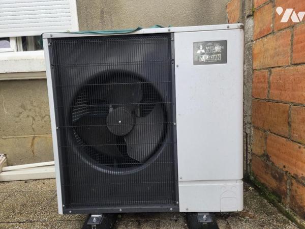 CONLIE centre : Maison de village 120 m² à rénover et actualiser