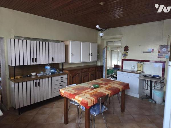 CONLIE centre : Maison de village 120 m² à rénover et actualiser