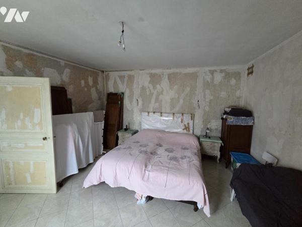 CONLIE centre : Maison de village 120 m² à rénover et actualiser