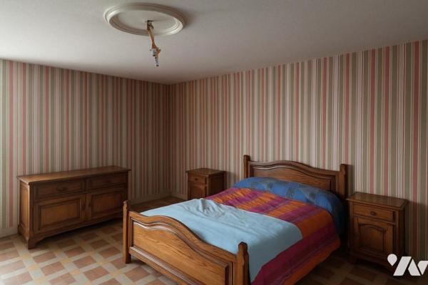 CONLIE centre : Maison de village 120 m² à rénover et actualiser