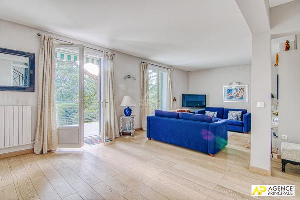 Versailles Butte Montbauron maison 7 pièces 225 m² habitables sur parcelle de 821 m² avec garage 2 voitures 2 250 000 € **  - Référence  28202