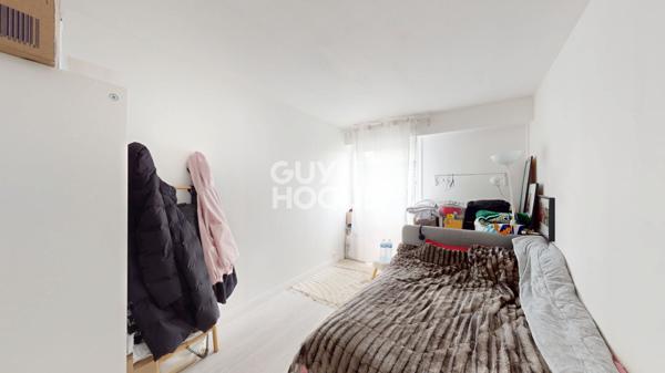 DERNIER ÉTAGE - APPARTEMENT 4 PIÈCES AU CALME