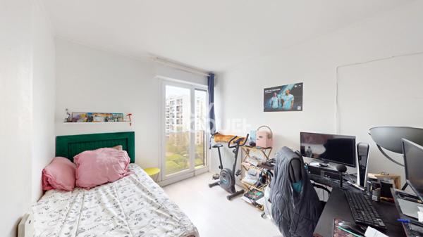 DERNIER ÉTAGE - APPARTEMENT 4 PIÈCES AU CALME