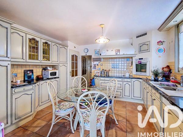 Maison à vendre 9 pièces 190 m² Cranves-Sales