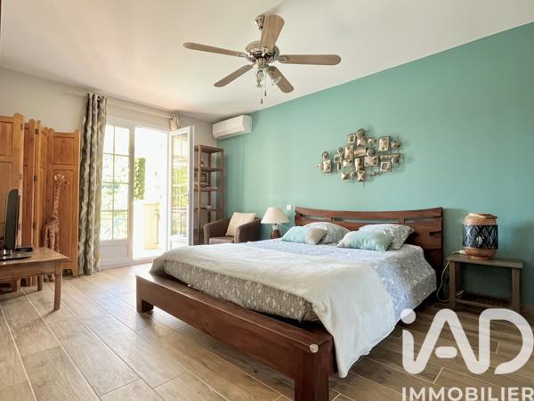Maison à vendre 8 pièces 230,81 m² Solliès-Toucas