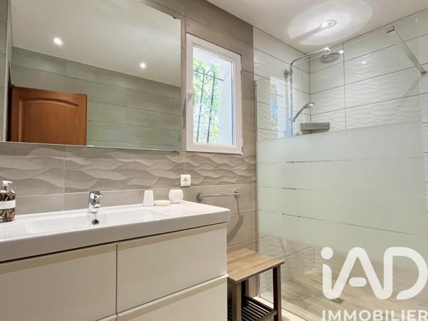 Maison à vendre 8 pièces 230,81 m² Solliès-Toucas