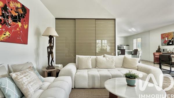 Maison à vendre 8 pièces 230,81 m² Solliès-Toucas