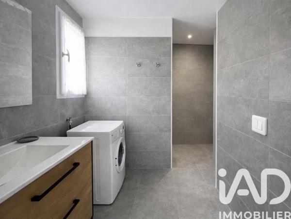 Maison à vendre 8 pièces 230,81 m² Solliès-Toucas
