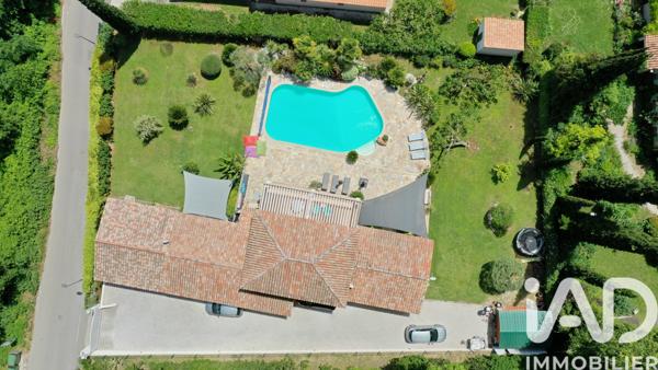Maison à vendre 8 pièces 230,81 m² Solliès-Toucas