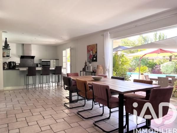 Maison à vendre 8 pièces 230,81 m² Solliès-Toucas