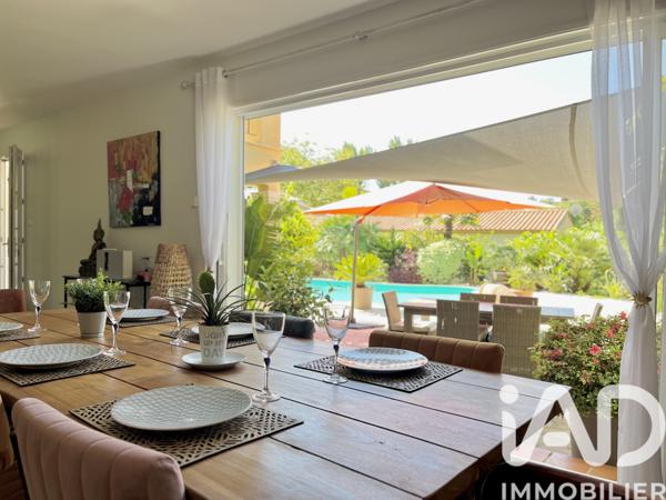 Maison à vendre 8 pièces 230,81 m² Solliès-Toucas