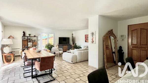 Maison à vendre 8 pièces 230,81 m² Solliès-Toucas