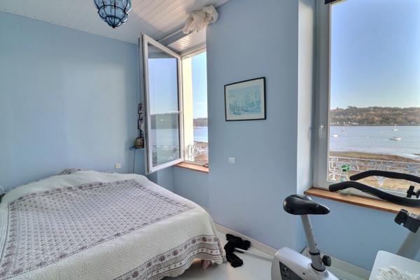 Le Relecq-Kerhuon (29480) Maison de ville 1940 – Vue mer exceptionnelle – 100 m² – DPE C Secteur recherché du Le Relecq-Kerhuon, proche