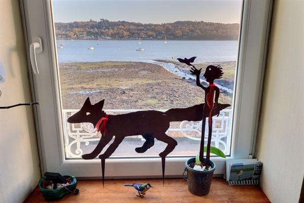 Le Relecq-Kerhuon (29480) Maison de ville 1940 – Vue mer exceptionnelle – 100 m² – DPE C Secteur recherché du Le Relecq-Kerhuon, proche