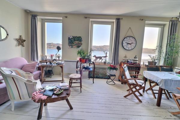 Le Relecq-Kerhuon (29480) Maison de ville 1940 – Vue mer exceptionnelle – 100 m² – DPE C Secteur recherché du Le Relecq-Kerhuon, proche