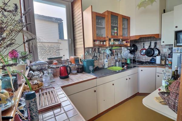 Le Relecq-Kerhuon (29480) Maison de ville 1940 – Vue mer exceptionnelle – 100 m² – DPE C Secteur recherché du Le Relecq-Kerhuon, proche