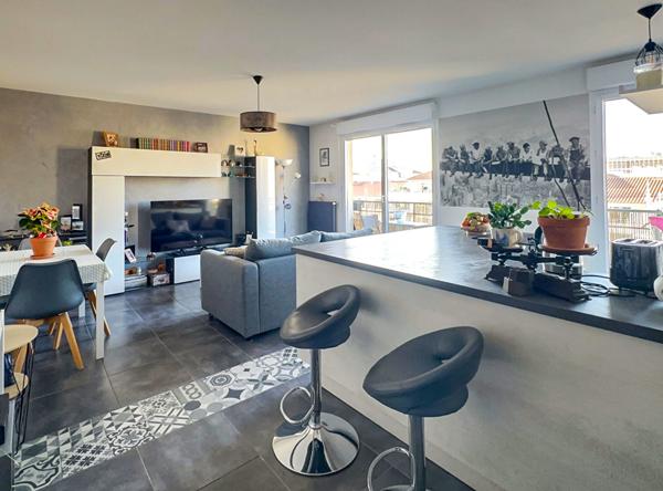 Appartement dernier étage Lyon 3, 2 pièces, 46 m2, proche de Rouget de l'Isle