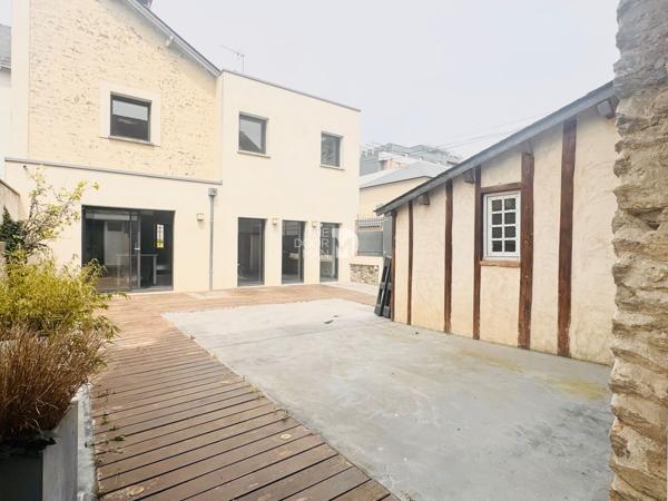 Maison - À vendre - 187 m² - LAVAL | The Door Man