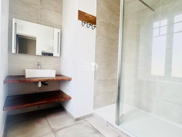 Maison - À vendre - 187 m² - LAVAL | The Door Man