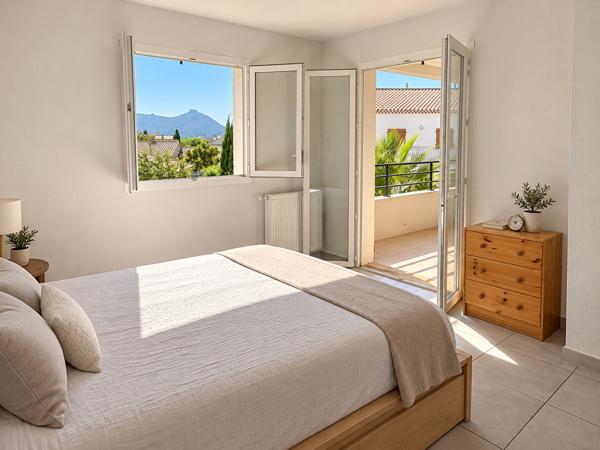 Appartement La Crau 2 pièce(s) 51.50 m2 avec terrasse de 10 m²