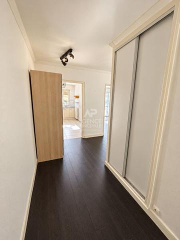 Appartement 3 pièce(s) 70.85 m2 Loyer 1 500 €/mois charges comprises **  - Référence  9389