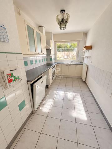 Appartement 3 pièce(s) 70.85 m2 Loyer 1 500 €/mois charges comprises **  - Référence  9389