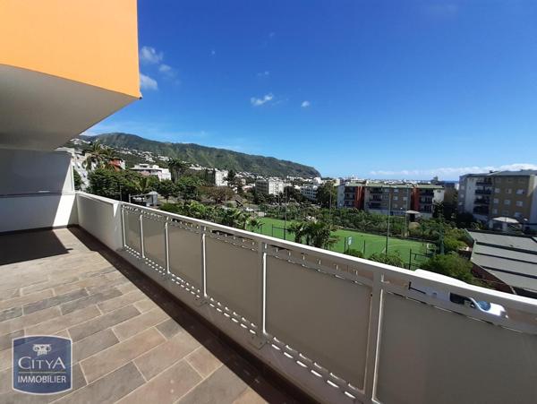 Appartement à louer 4 pièces 85.39m² Saint-Denis (97400)