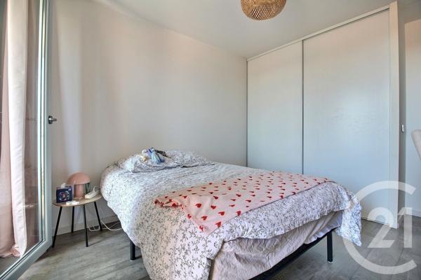 Appartement F3 à vendre  3 pièces - 64 m 2   PESSAC  - 33