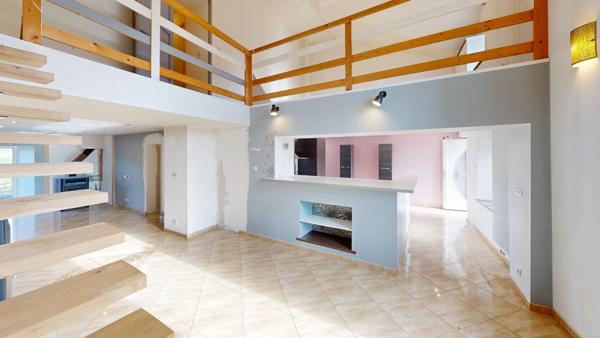 IRÉ-LE-SEC – Maison de caractère, 4 chambres, mezzanine, jardin et garage – DPE B