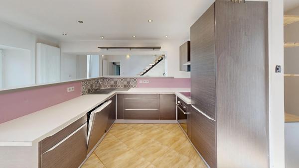 IRÉ-LE-SEC – Maison de caractère, 4 chambres, mezzanine, jardin et garage – DPE B
