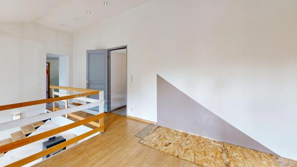 IRÉ-LE-SEC – Maison de caractère, 4 chambres, mezzanine, jardin et garage – DPE B