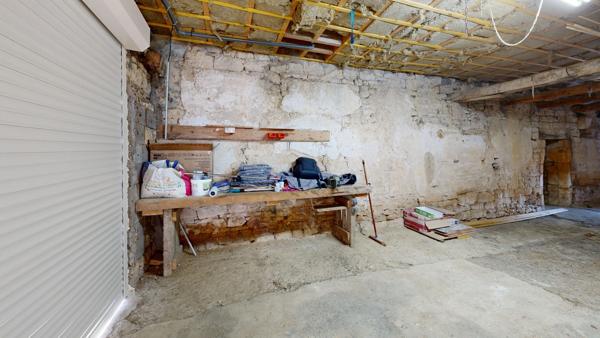 IRÉ-LE-SEC – Maison de caractère, 4 chambres, mezzanine, jardin et garage – DPE B