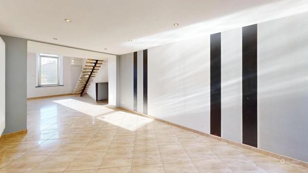 IRÉ-LE-SEC – Maison de caractère, 4 chambres, mezzanine, jardin et garage – DPE B