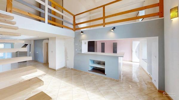 IRÉ-LE-SEC – Maison de caractère, 4 chambres, mezzanine, jardin et garage – DPE B