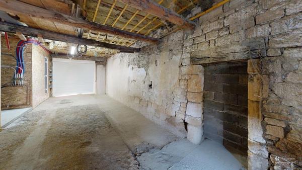 IRÉ-LE-SEC – Maison de caractère, 4 chambres, mezzanine, jardin et garage – DPE B