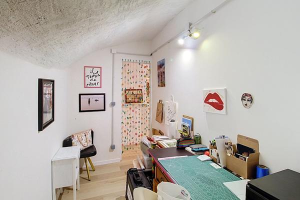 A VENDRE en EXCLUSIVITE à DRAGUIGNAN - LOCAL COMMERCIAL AVEC ATELIER ET VASTE ESPACE DE STOCKAGE