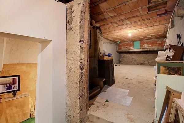 A VENDRE en EXCLUSIVITE à DRAGUIGNAN - LOCAL COMMERCIAL AVEC ATELIER ET VASTE ESPACE DE STOCKAGE