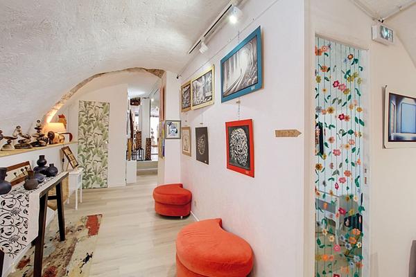 A VENDRE en EXCLUSIVITE à DRAGUIGNAN - LOCAL COMMERCIAL AVEC ATELIER ET VASTE ESPACE DE STOCKAGE