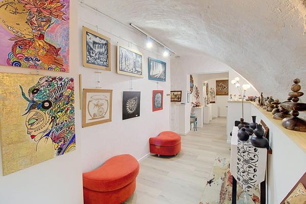 A VENDRE en EXCLUSIVITE à DRAGUIGNAN - LOCAL COMMERCIAL AVEC ATELIER ET VASTE ESPACE DE STOCKAGE