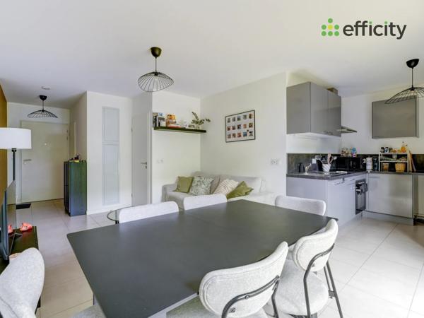 Appartement
         2 pièces
        - 42 m² Exclusivité 170 000 € *