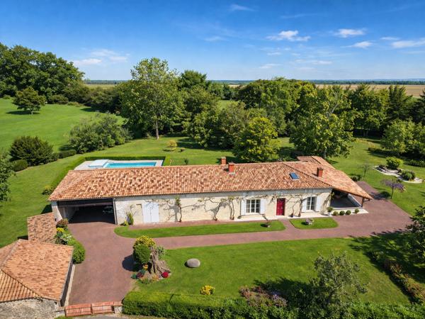 Maison à vendre à Montalembert (79190) - Deux-Sèvres
