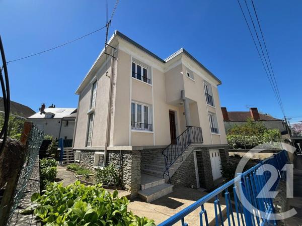 Maison à vendre  6 pièces - 130 m 2   CHATELLERAULT  - 86
